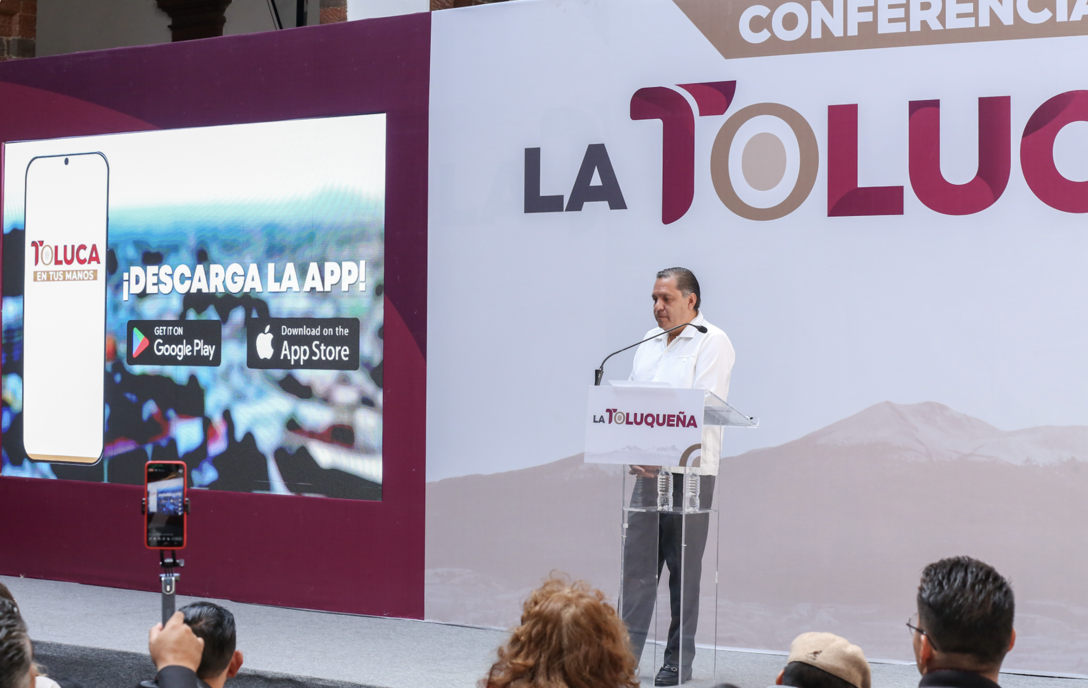 Presenta Ricardo Moreno la aplicación “Toluca en tus Manos”